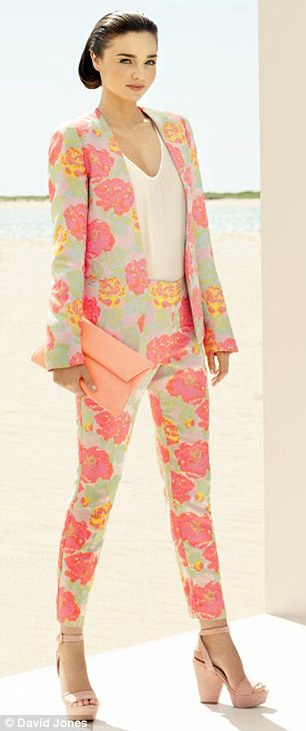 article-0-1451DA2E000005DC-303_306x731