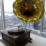 ideeli Holiday gramophone
